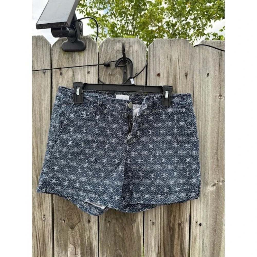 Boho Coastal Market & Spruce Shorts 8 Blue White Geometric Medallion Chino